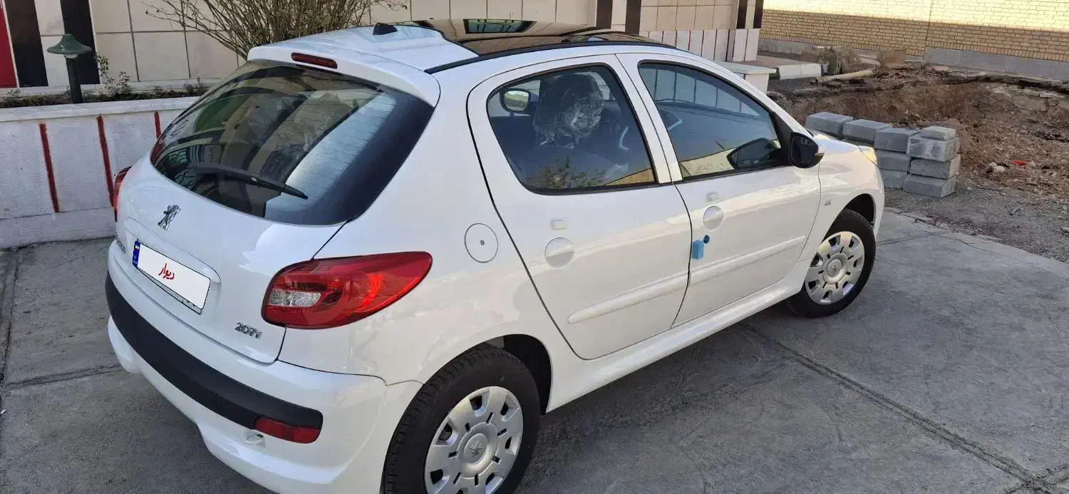 فروش۲۰۷ سفیدمدل۱۴۰۴ خشک|خودرو سواری و وانت|اسفراین, |دیوار