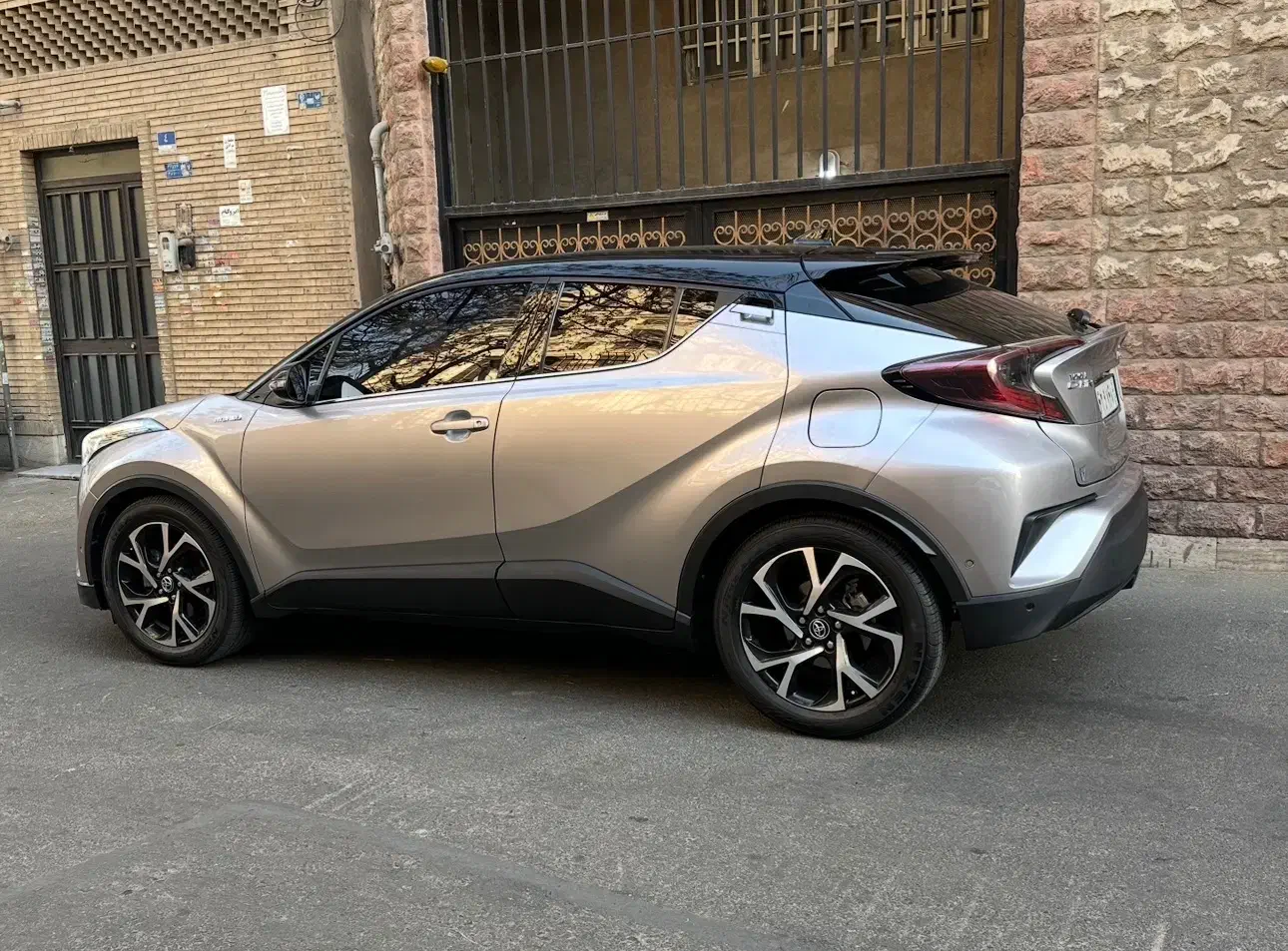 تویوتا chr استایل سلکشن ۲۰۱۸ بیرنگ هیبرید|خودرو سواری و وانت|تهران, امیریه|دیوار