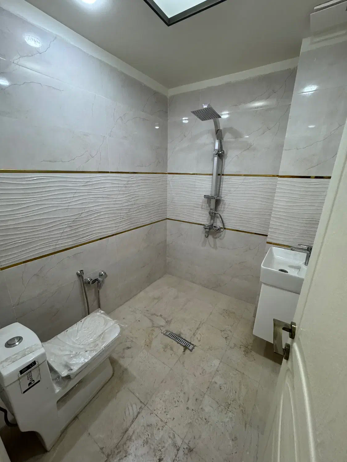 آپارتمان ۲ خوابه ۱۱۸ متری طبقه ۳