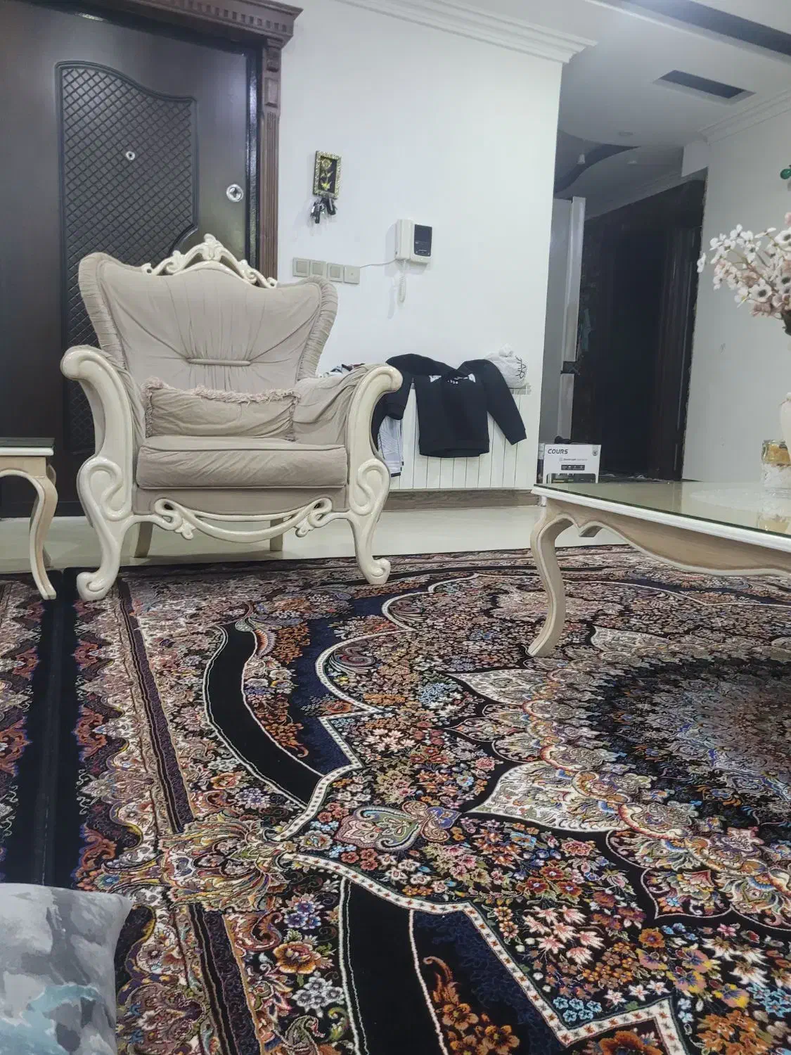 مبل کلاسیک|مبلمان خانگی و میز عسلی|رشت, ولکس|دیوار