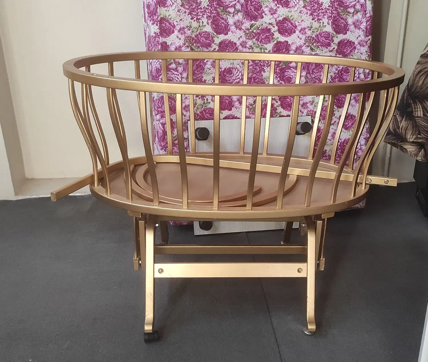 تخت کنار مادر گهواره و ثابت|تخت و صندلی بچه|قزوین, |دیوار