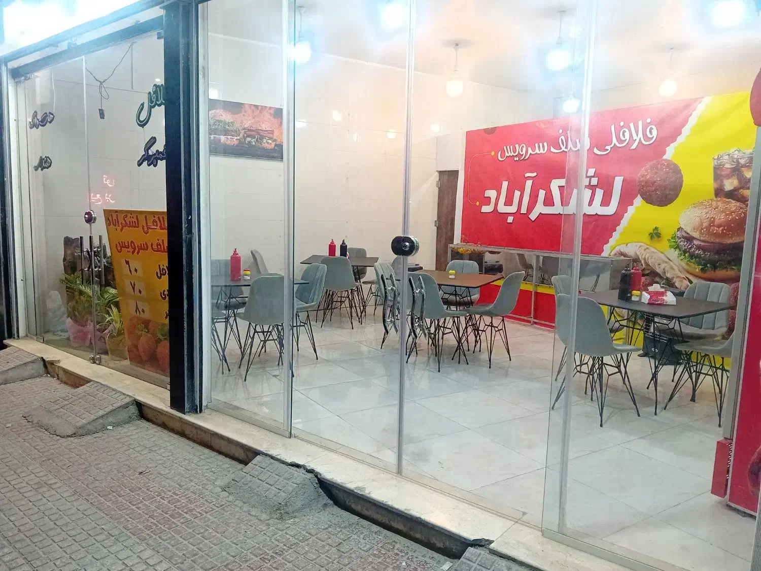 مغازه ۵۵ متری|اجارهٔ مغازه و غرفه|شاهین‌شهر, خانه کارگر|دیوار