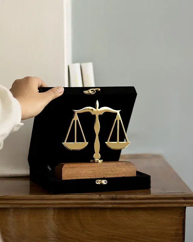 استخدام منشی برای دفتر وکالت (شیفت عصر)|استخدام اداری و مدیریت|اهواز, کیانپارس |دیوار