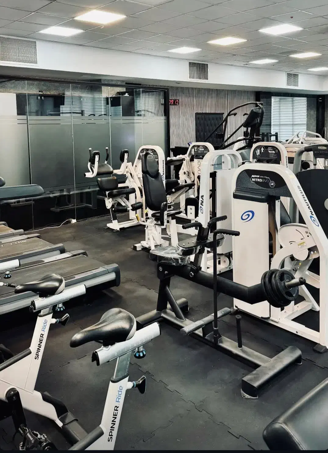 آپارتمان ۱۰۲ متر،ویو ابدی بدون مشرف،باشگاه،برج رزت