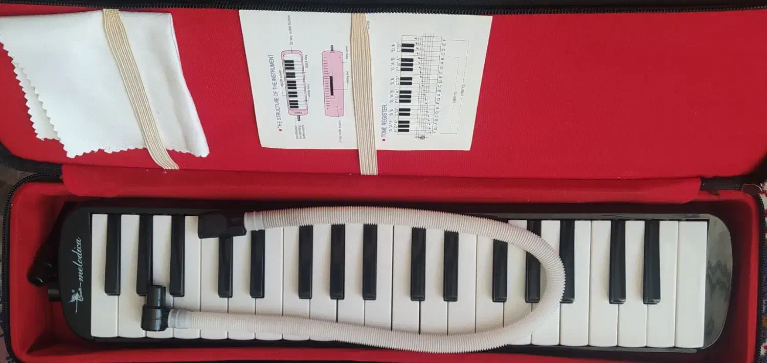 آلات موسیقی|پیانو، کیبورد، آکاردئون|مبارکه, |دیوار