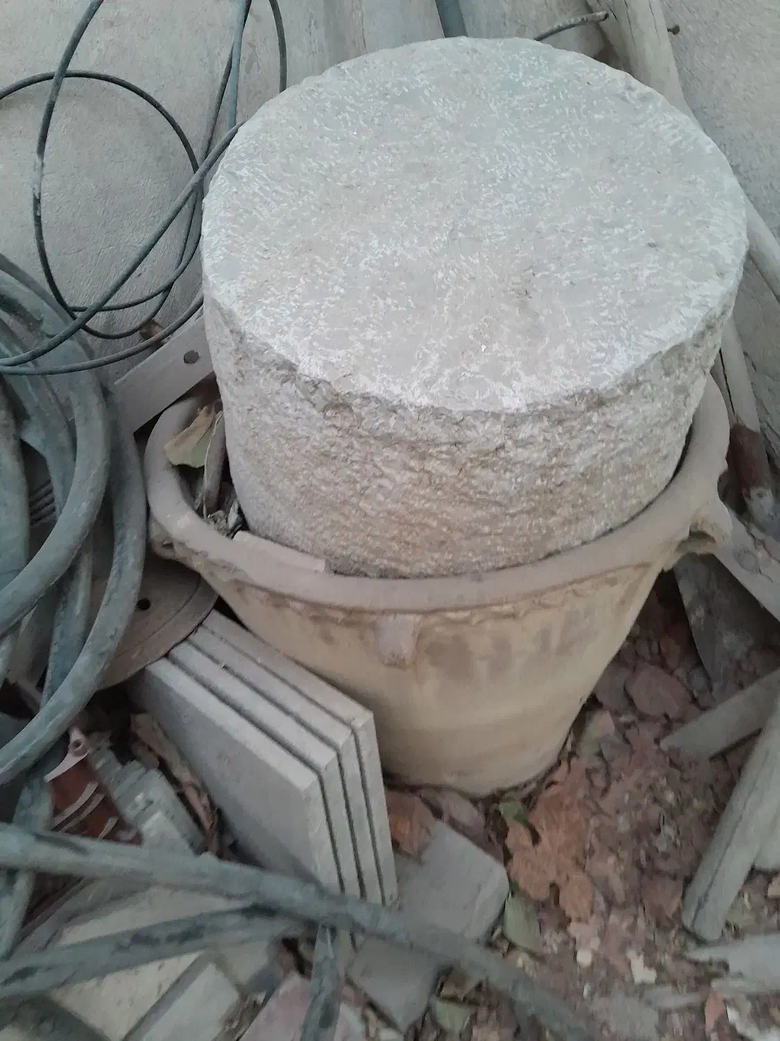 یانه سنگی قدیمی۶۰ ساله|کلکسیون اشیاء عتیقه|اصفهان, خواجو|دیوار