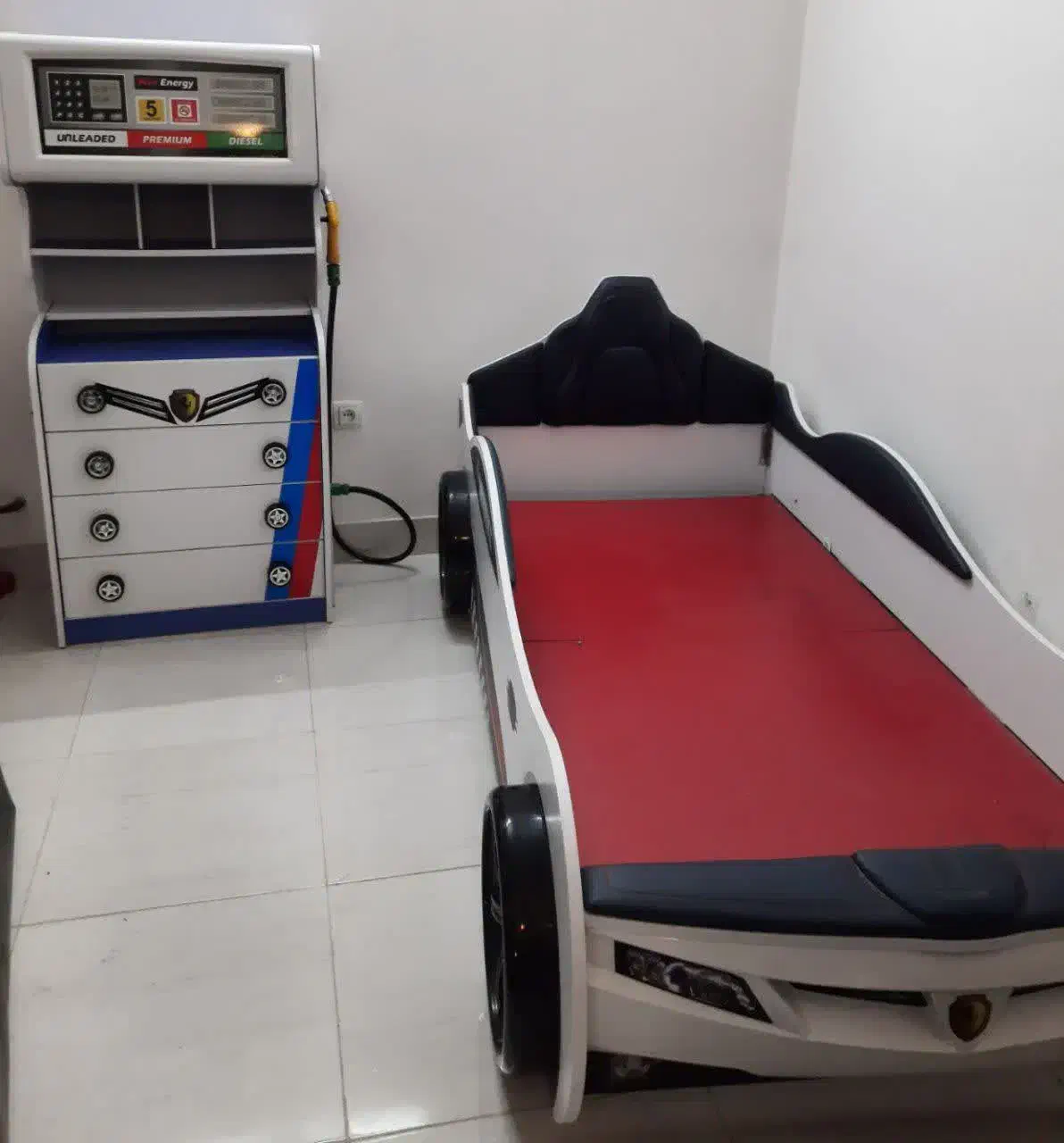 تخت و کمد طرح ماشین|تخت و سرویس خواب|کاشان, معلم|دیوار