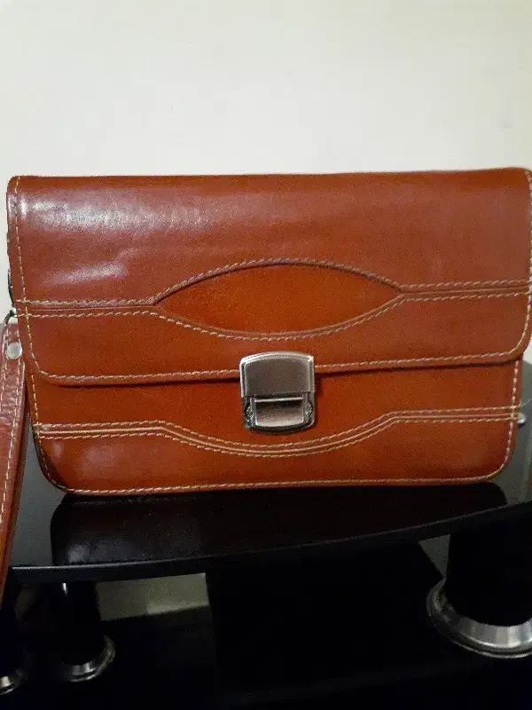 کیف چرم طبیعی پاسپورتی رمزدار مردانه در حد نو|کیف، کفش، کمربند|اندیشه, اندیشه فاز ۲|دیوار