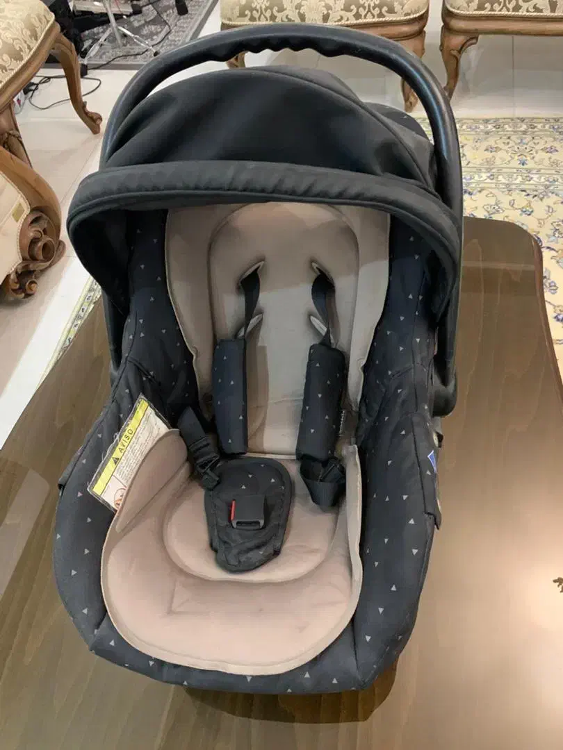 کریربچه|کالسکه و لوازم جانبی|لاهیجان, شیشه گران|دیوار