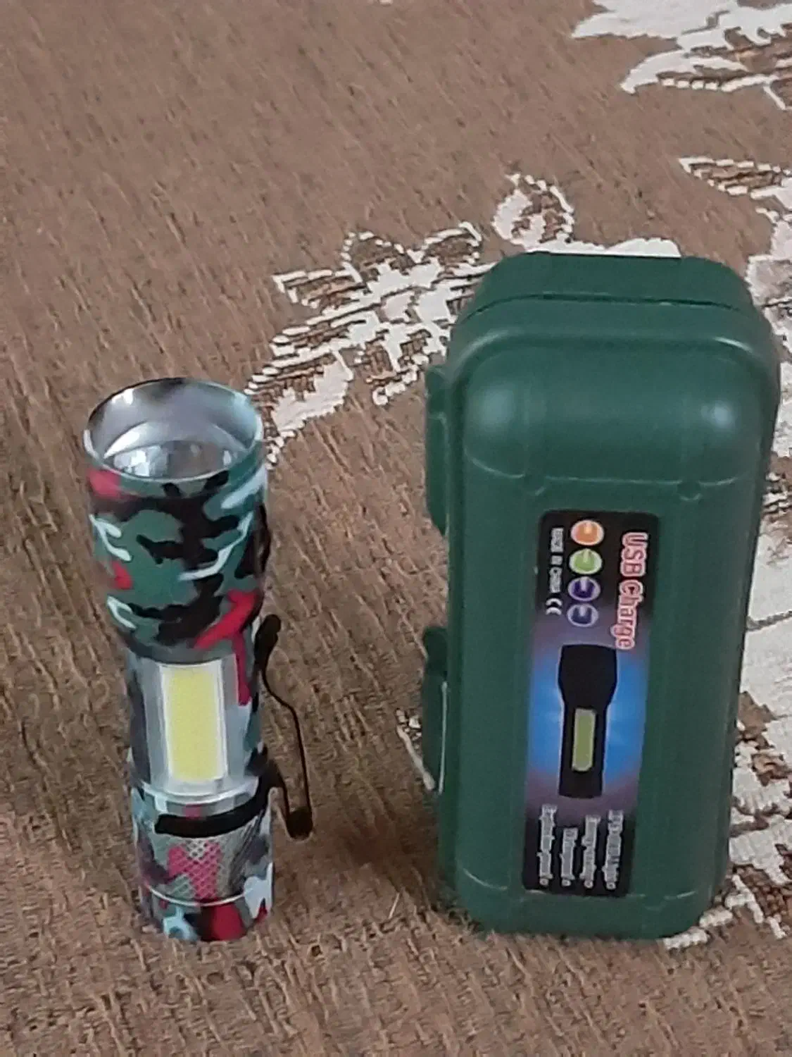 چراغ قوه|کوهنوردی و کمپینگ|زاهدان, |دیوار