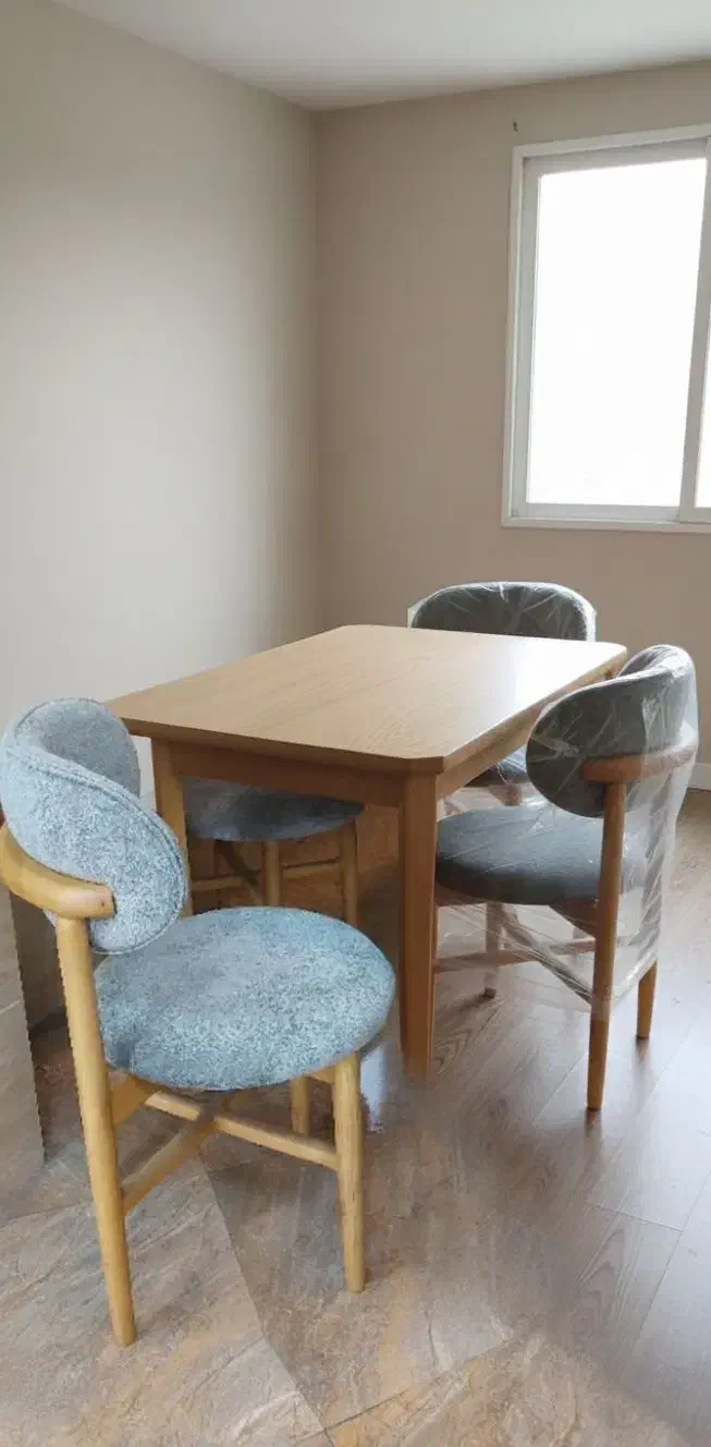 نهارخوری ۴ نفره|میز و صندلی غذاخوری|رودسر, |دیوار