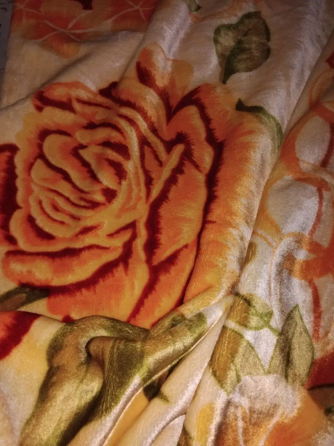 رختخواب|رختخواب، بالش، پتو|رشت, جهاد|دیوار