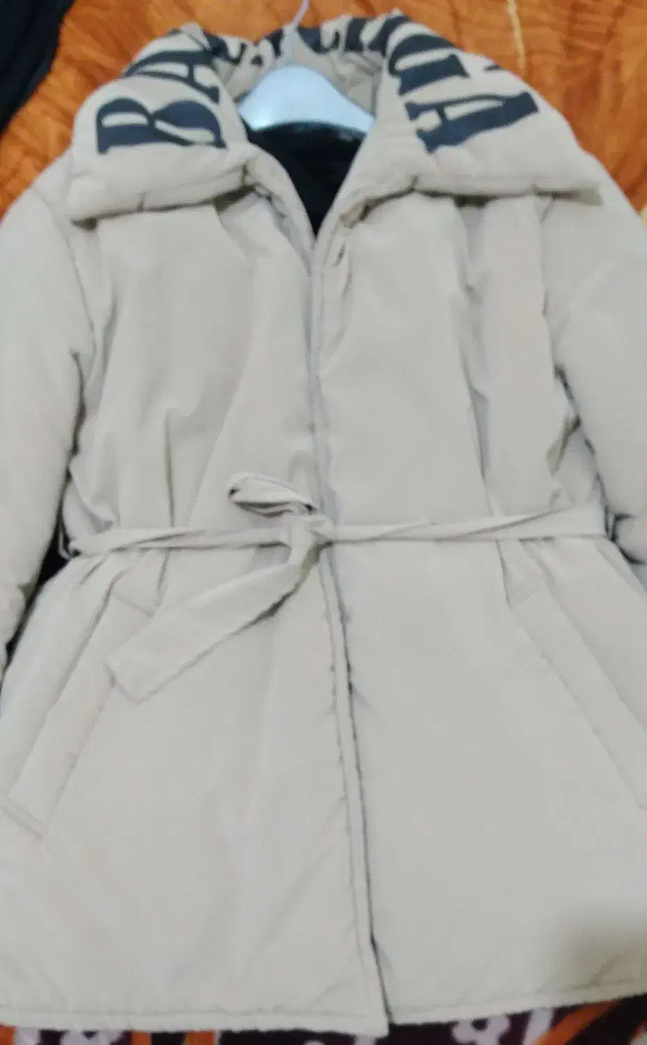 کاپشن دخترانه|لباس|هشتگرد, شهرک آپادانا|دیوار