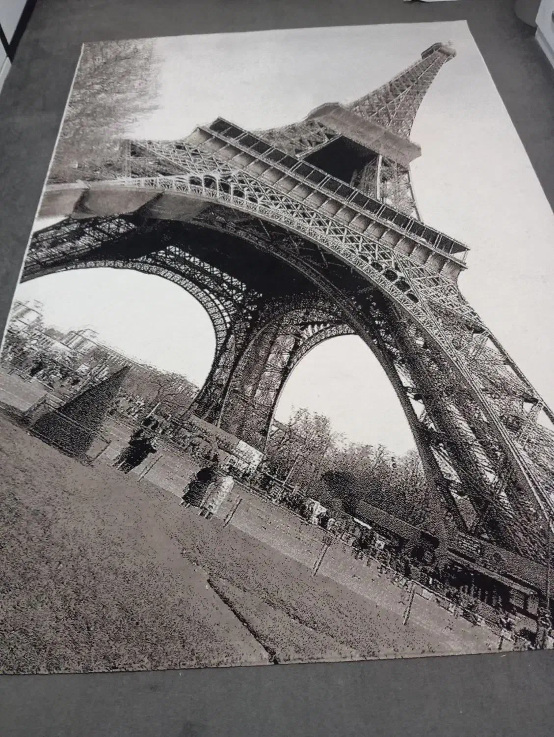 فرش طرح برج ایفل همراه با پادری ست خودش|فرش|چهاردانگه (تهران), |دیوار