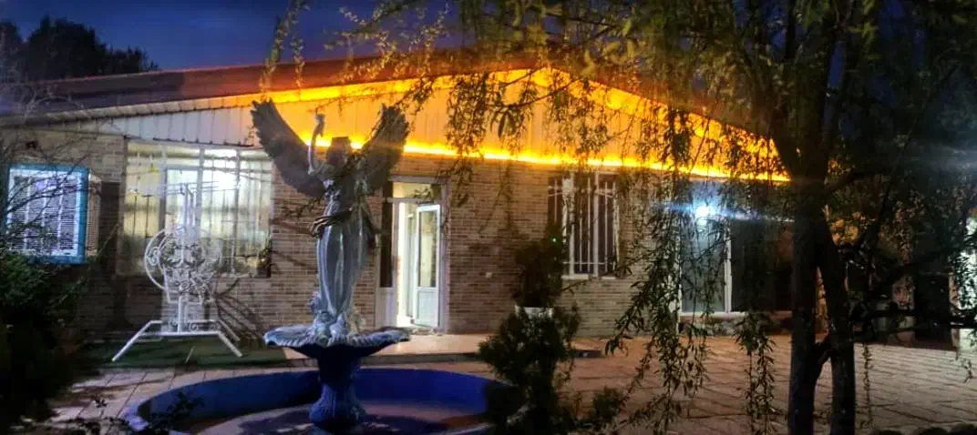 ویلا استخردار آبگرم|اجارهٔ کوتاه‌مدت ویلا و باغ|پیشوا, |دیوار