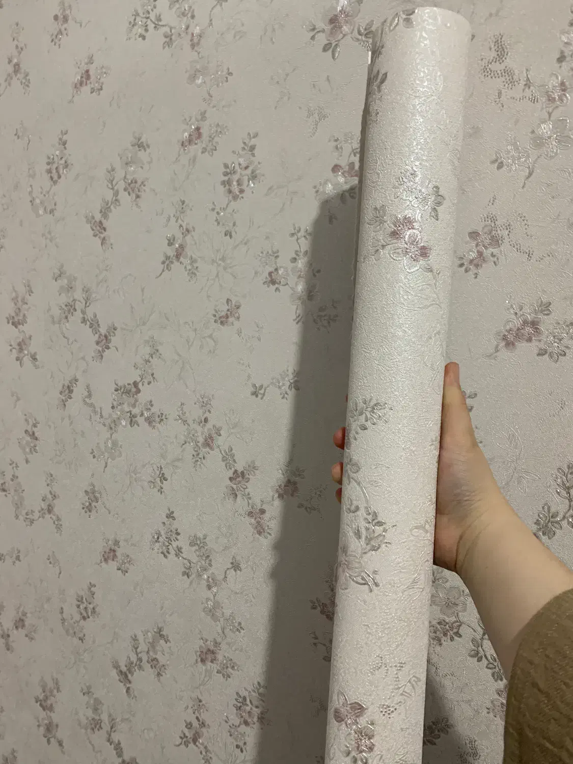 نصاب کاغذ دیواری حرفه ای و بدون کوچیکترین نقصی|خدمات پیشه و مهارت|ماسال, |دیوار