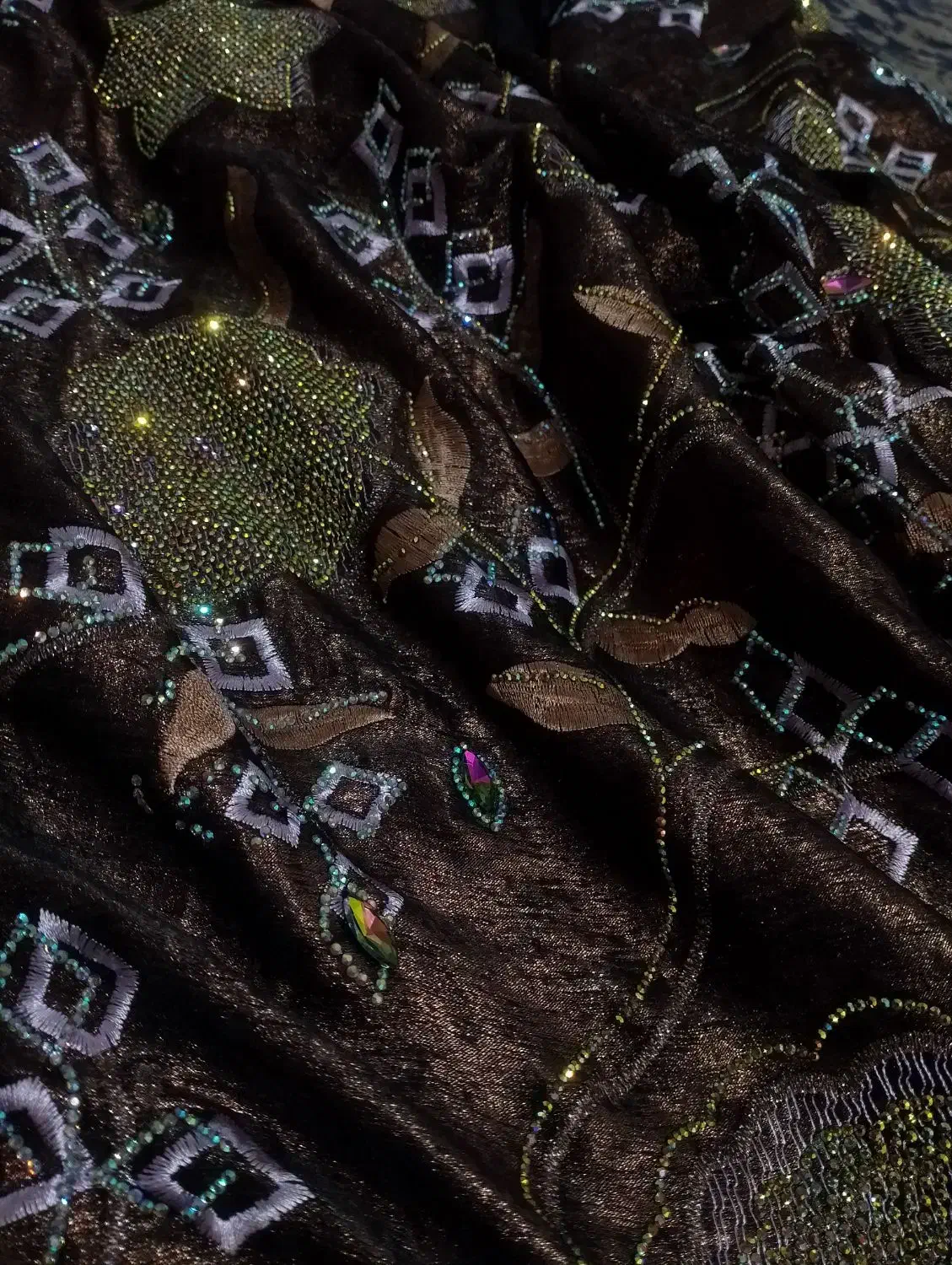 یک قواره طلاکوب|لوازم خیاطی و بافتنی|زاهدان, |دیوار