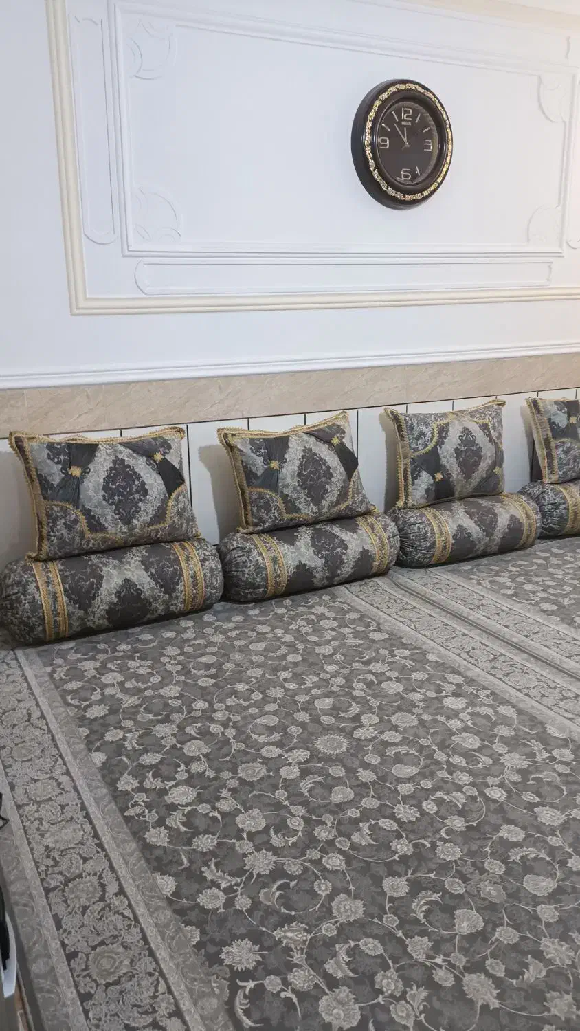 باشت و پشتی 8عدد|رختخواب، بالش، پتو|زاهدان, |دیوار