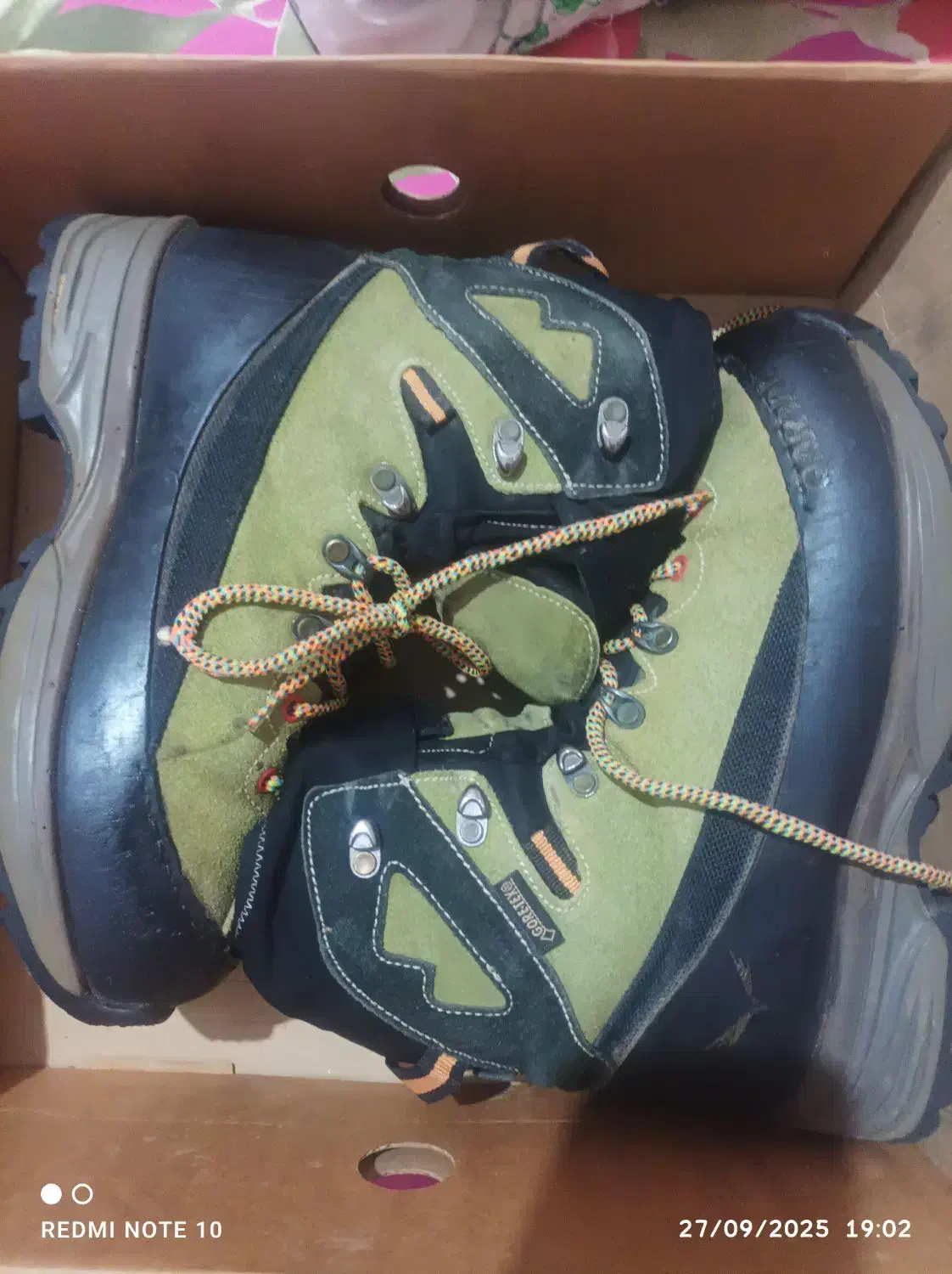 کفش کوهنوردی|کوهنوردی و کمپینگ|هشتگرد, خور|دیوار