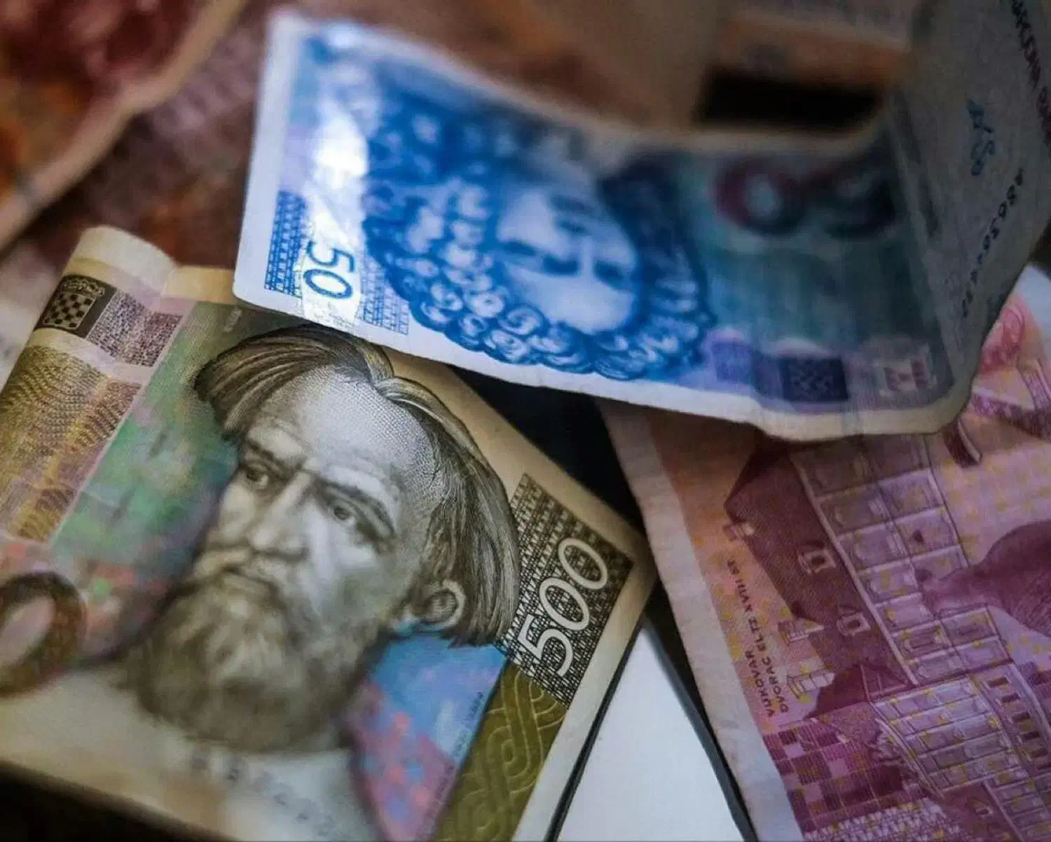 گمشده|اشیا|بندر ماهشهر, |دیوار