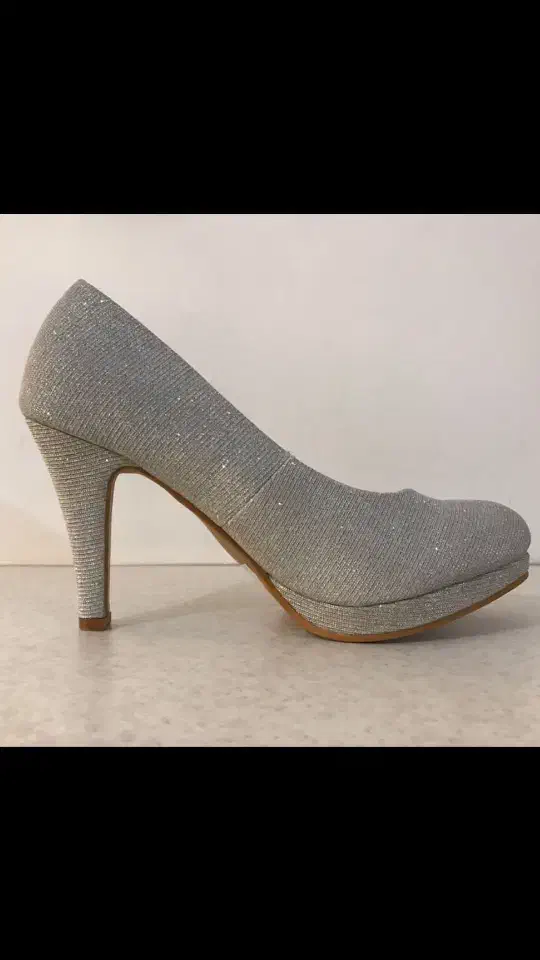 کفش مجلسی نقره ای اکلیلی زیبا در حد نو سایز ۳۸|کیف، کفش، کمربند|زنجان, |دیوار