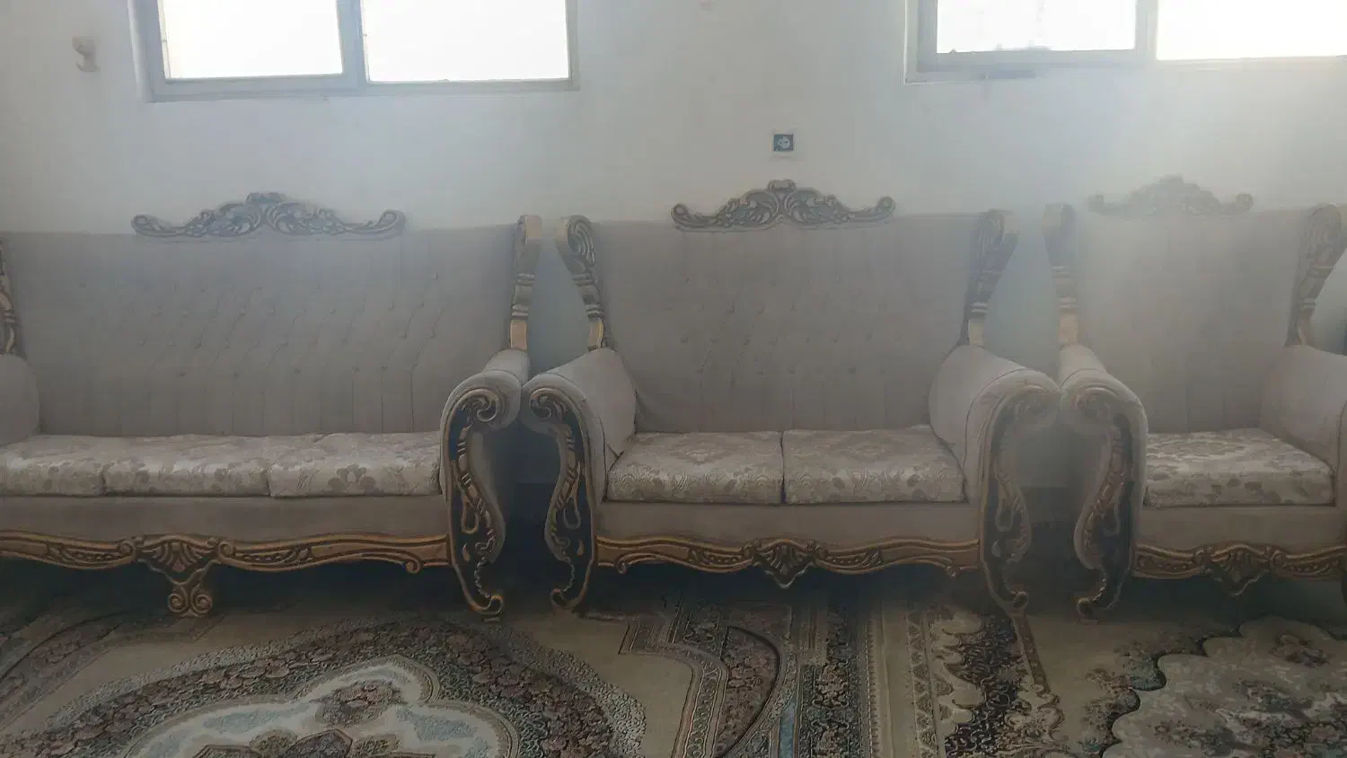 مبل راحتی رنگ کرم|مبلمان خانگی و میز عسلی|ابریشم, |دیوار