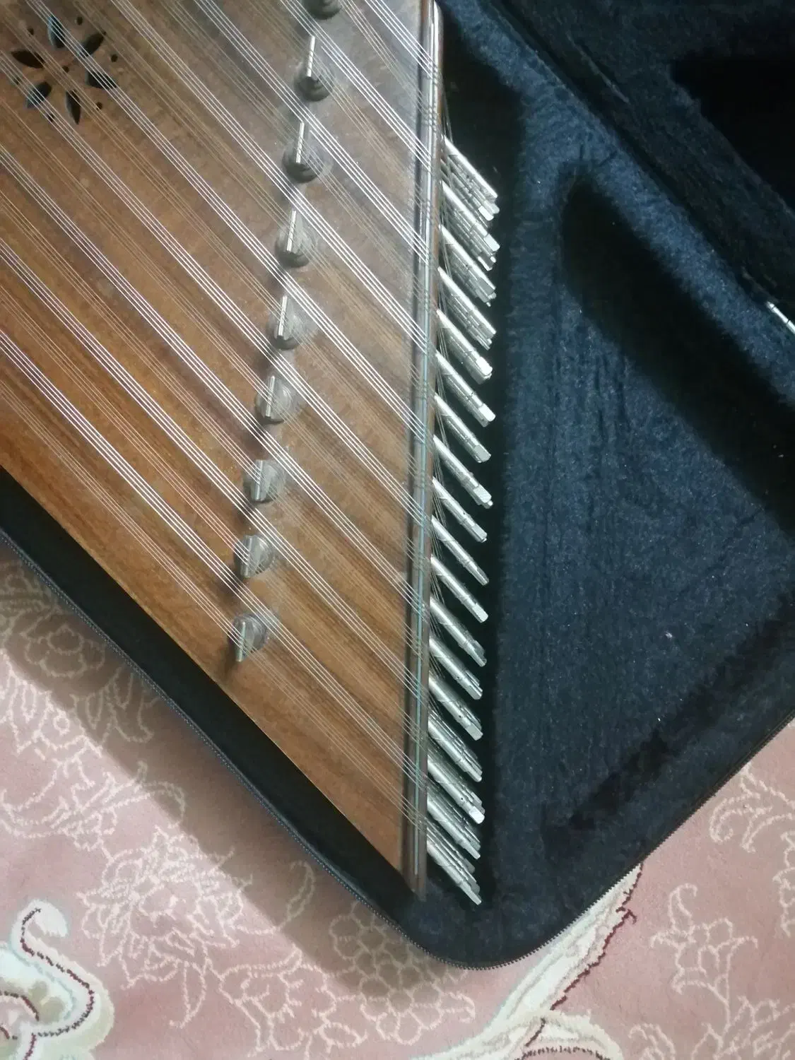 سنتور و تنبک|سازهای سنتی|لار, |دیوار