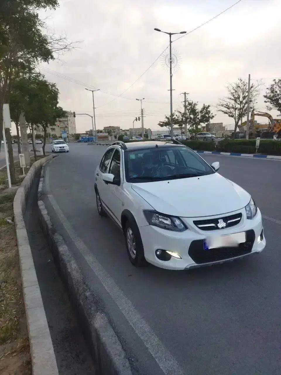 کوئیک R سفید و مشکی مدل 1402|خودرو سواری و وانت|گلبهار, شهر جدید گلبهار|دیوار