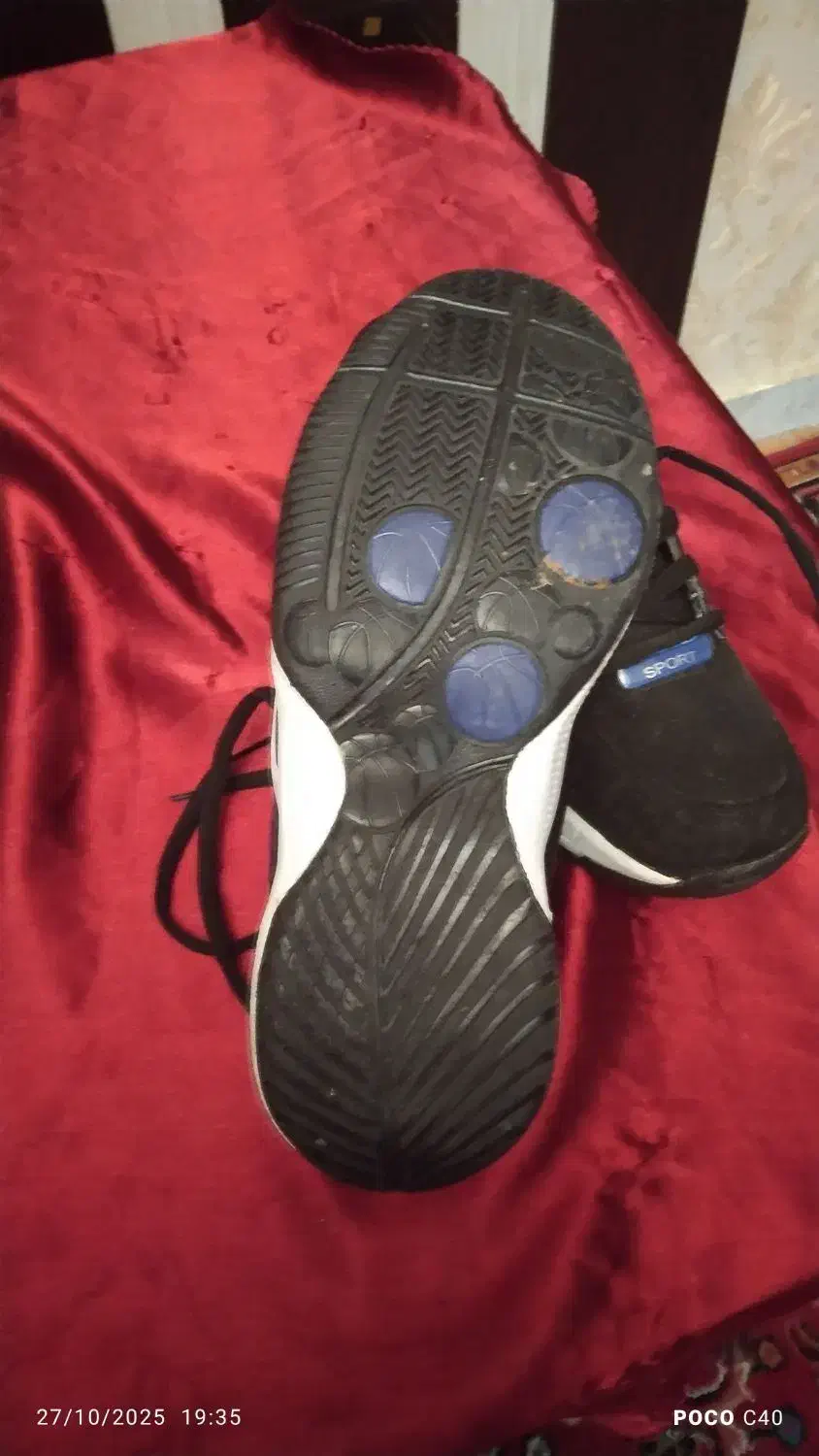 کفش اسپورت خارجی در حد صفر|کیف، کفش، کمربند|سهند, |دیوار