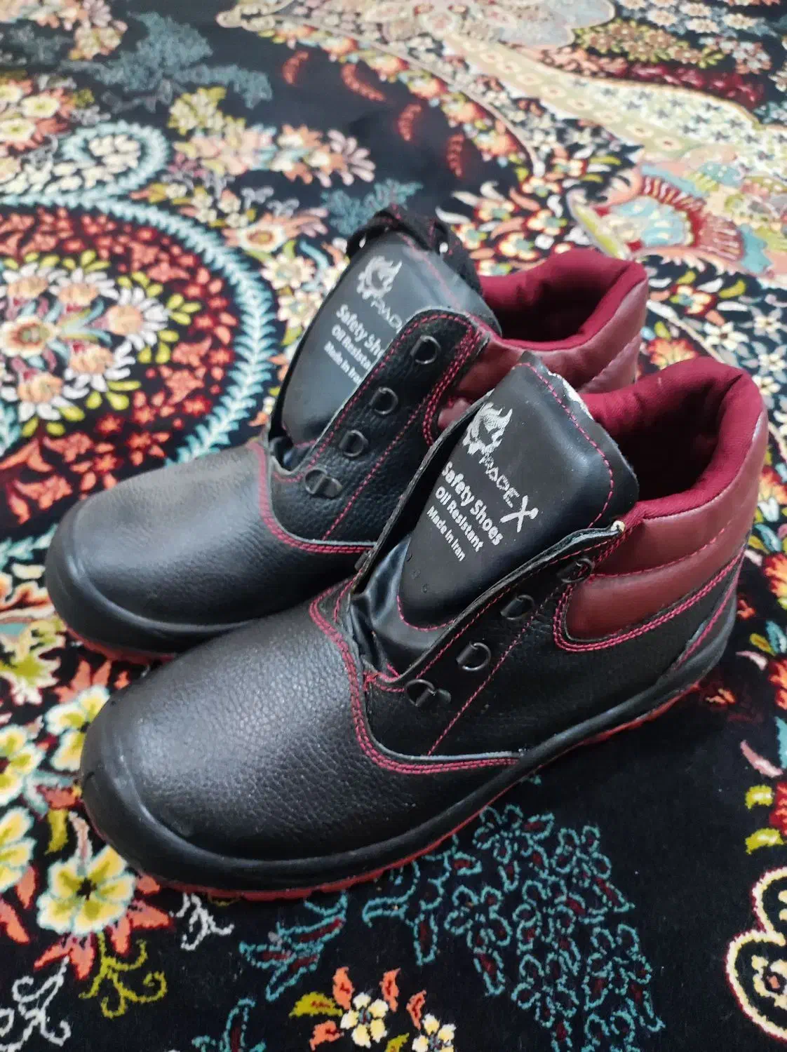 کفش ایمنی|کیف، کفش، کمربند|کبودرآهنگ, |دیوار