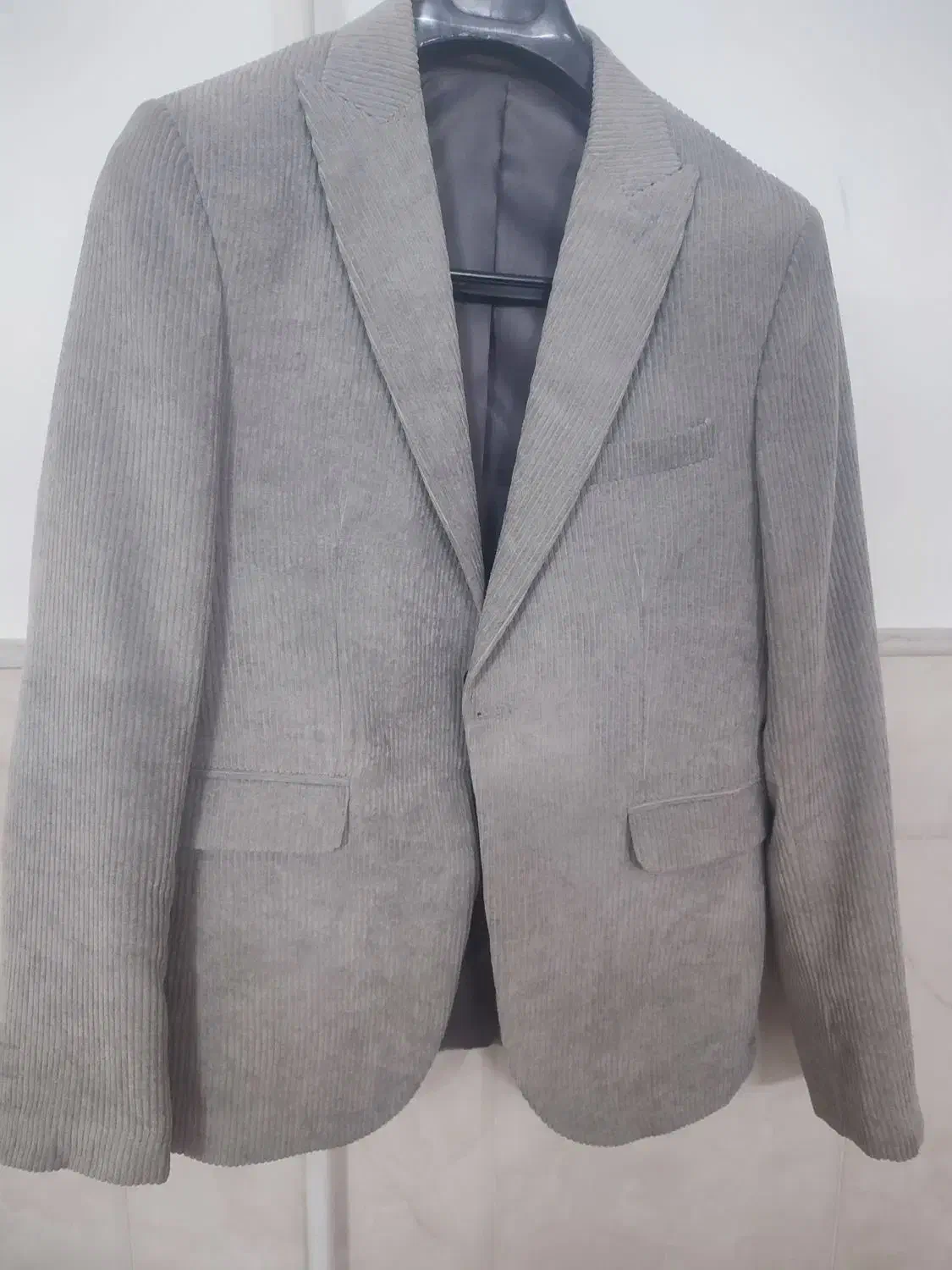 کت تک|لباس|قم, هفت تیر|دیوار