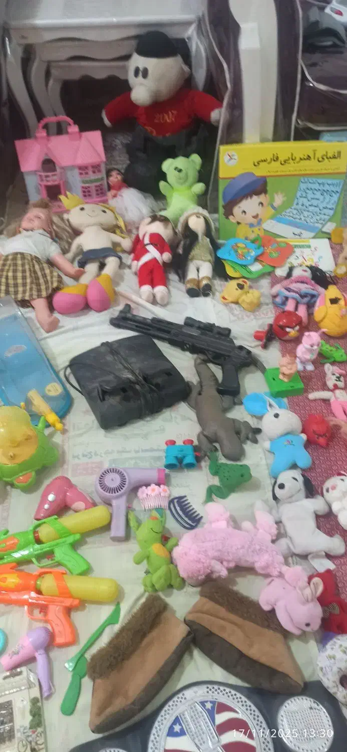 مقداری اسباب بچه|اسباب‌بازی بچه|جوین, |دیوار