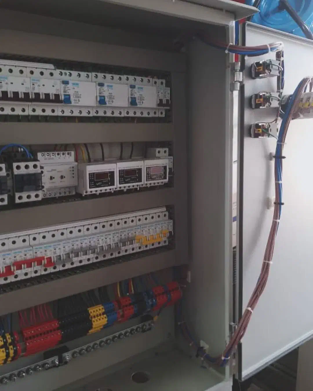 برقکار صنعتی و نصاب دوربین مداربسته|خدمات پیشه و مهارت|قشم, |دیوار