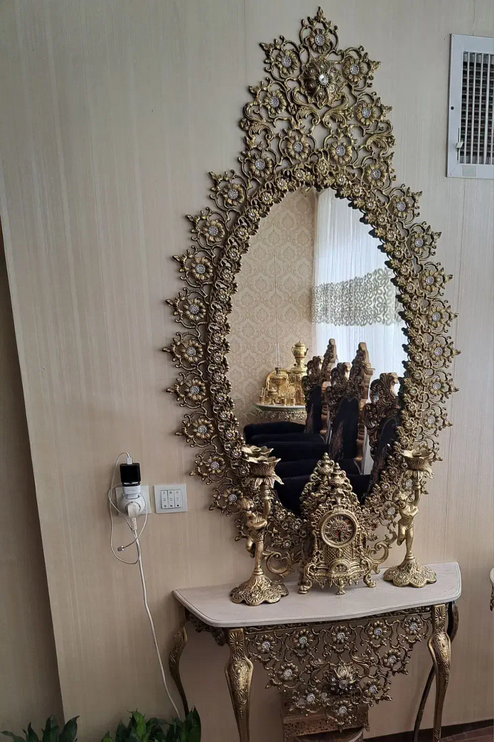 اینه و شمعدان|بوفه، ویترین، کنسول|اصفهان, گرکان|دیوار