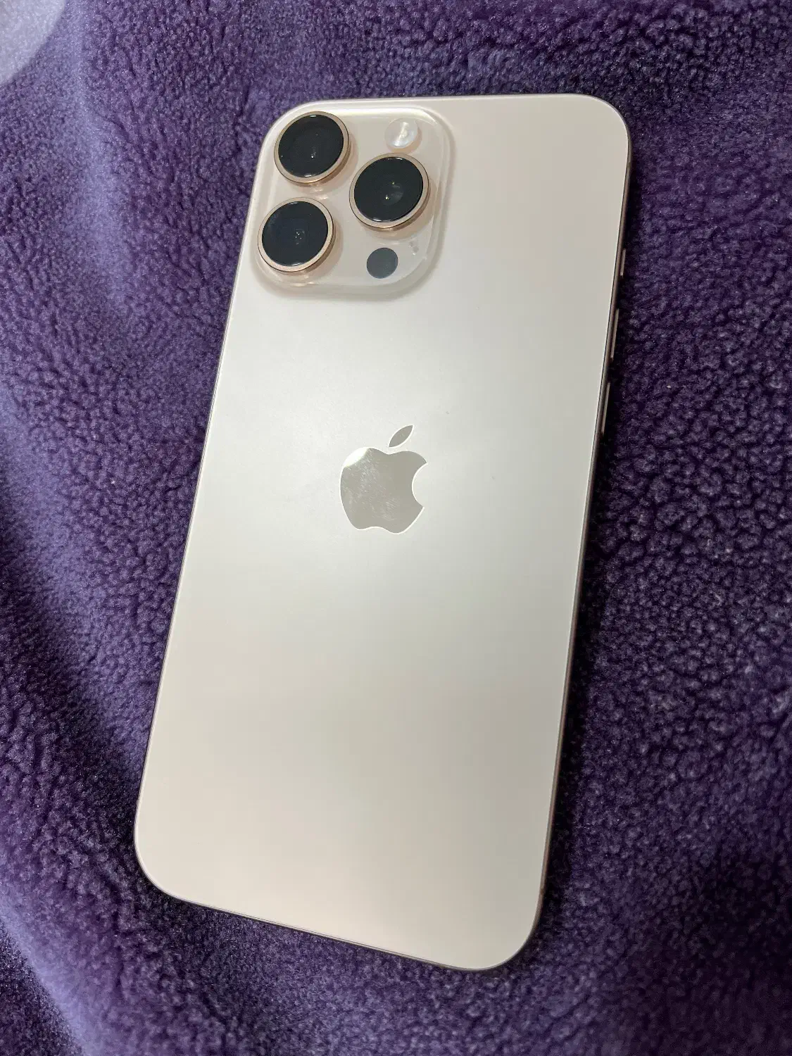 ایفون۱۶پرومکس ریجستر شده ۲۵۶ گیگ ۱۵۰ تومن|موبایل|قم, زنبیل آباد|دیوار