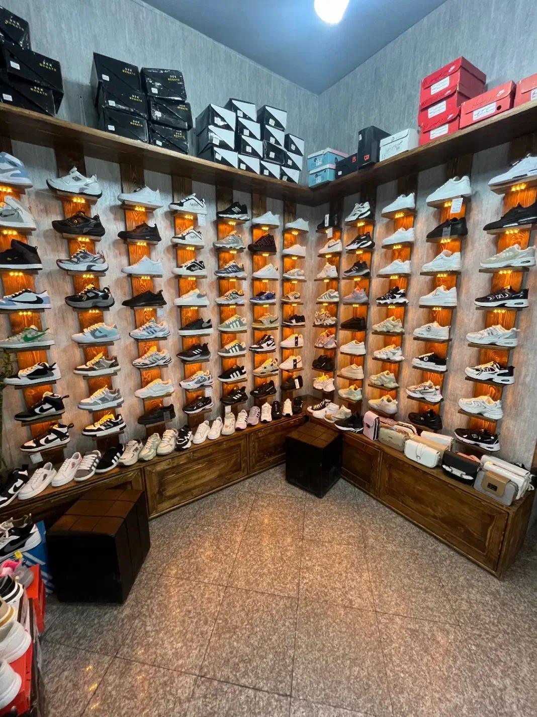 دکور کتونی|فروشگاه و مغازه|گرگان, |دیوار