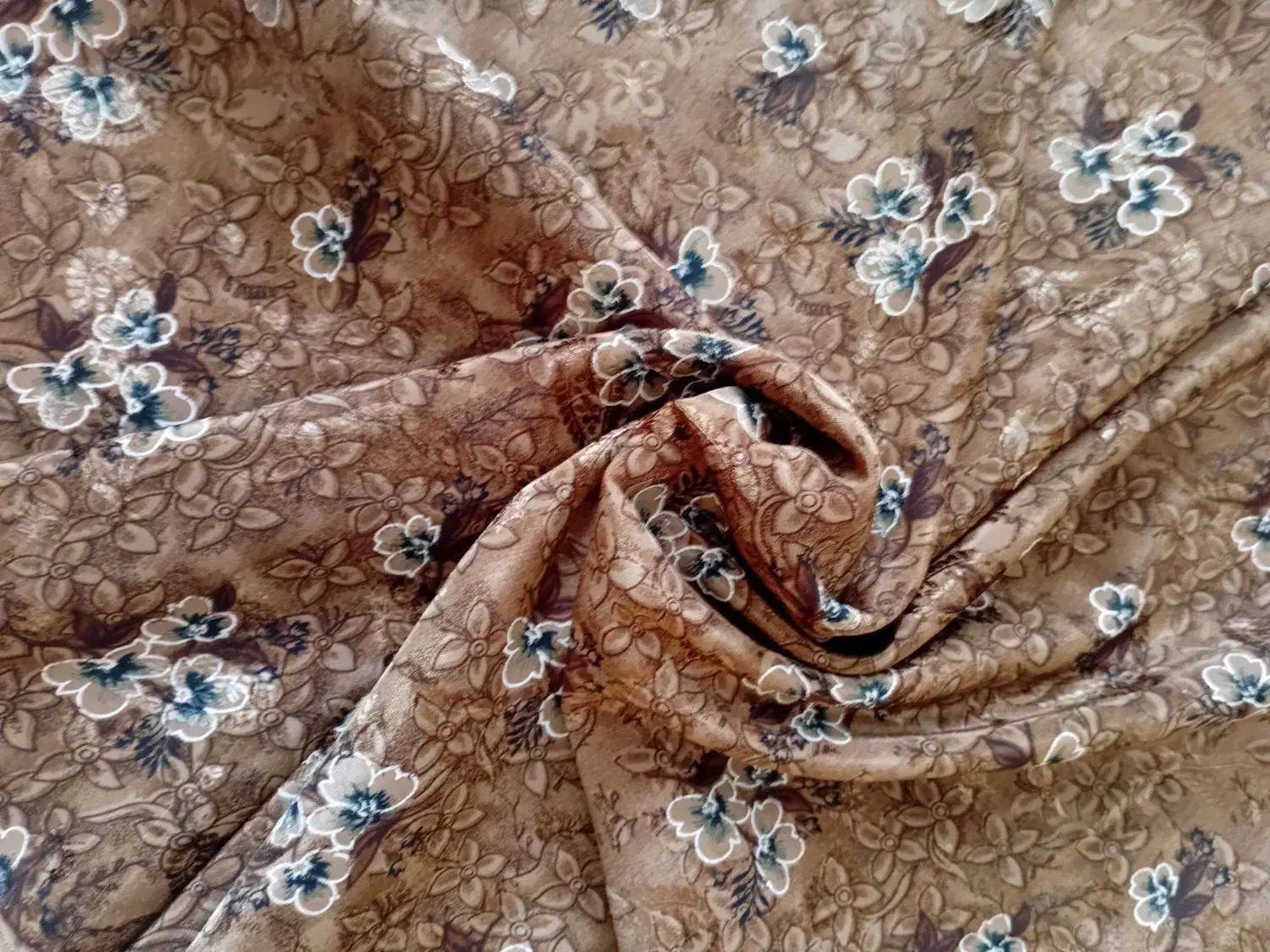 دو قواره پارچه و یک قواره چادر مشکی  برای روز مادر|لباس|شهریار, شهریار|دیوار