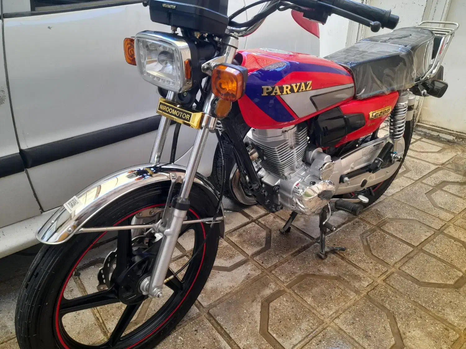 پرواز ۲۰۰ مدل ۱۴۰۴|موتورسیکلت|سنندج, |دیوار