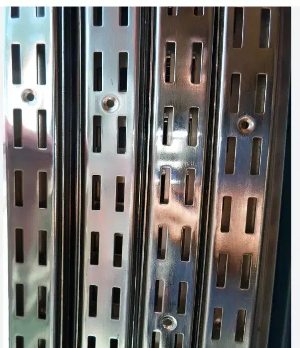 رگال|بندرخت و رخت‌آویز|شیراز, دارالرحمه|دیوار