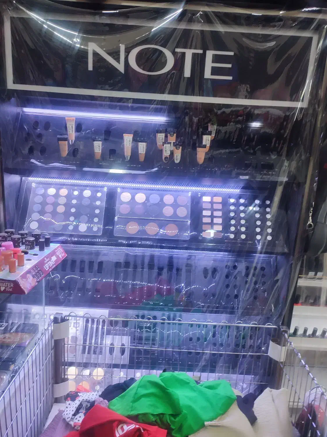 3 عدد استند ارایشی|فروشگاه و مغازه|سهند, |دیوار