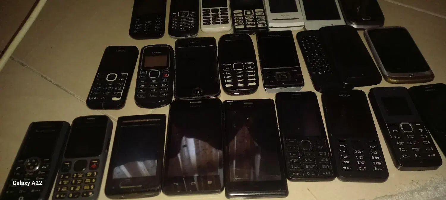 26عدد گوشی نوکیا وسامسونگ وهوای. سونی|موبایل|تهران, نیاوران|دیوار