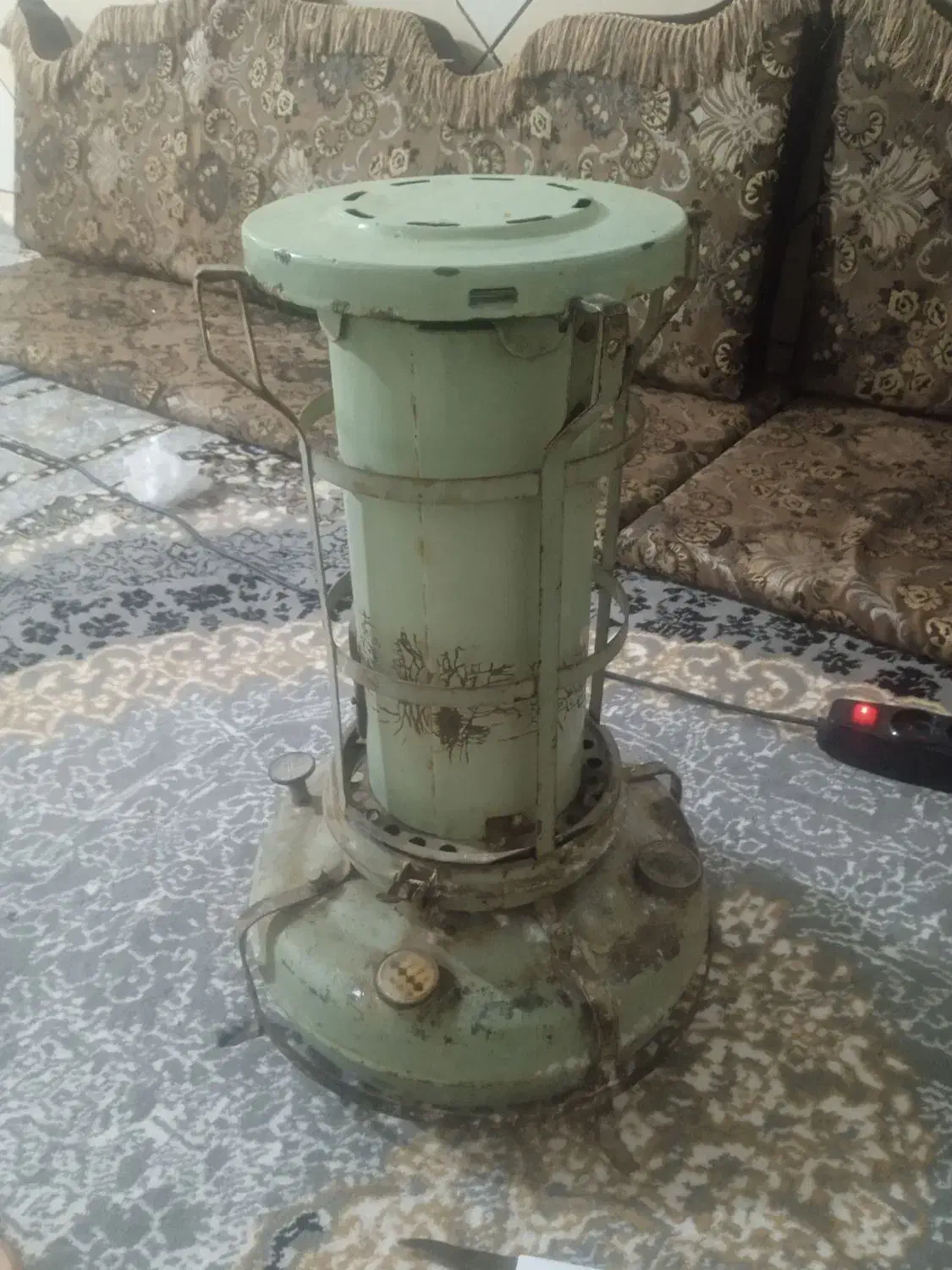 بخاری نفتی|کلکسیون اشیاء عتیقه|اهواز, گلدشت|دیوار