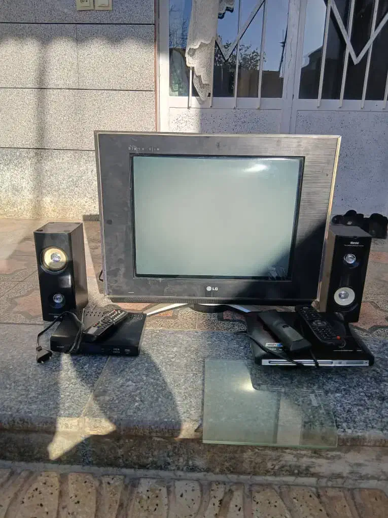 تلوزیون و فرش|تلویزیون و پروژکتور|کیار, |دیوار