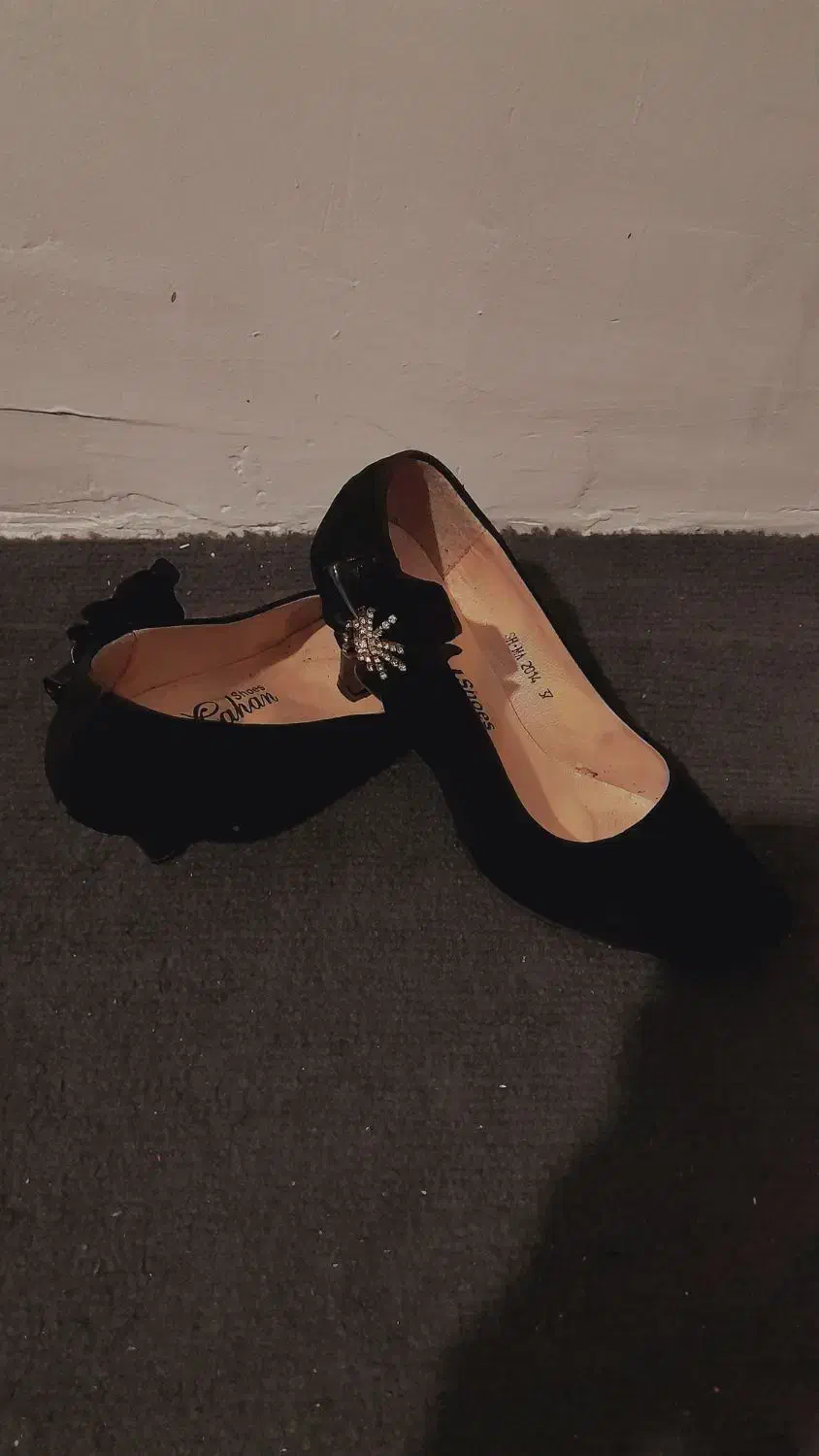 کفش مجلسی|کیف، کفش، کمربند|شهرکرد, |دیوار