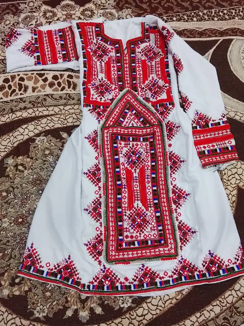 زیاستین دست دوز|لباس|خاش, |دیوار