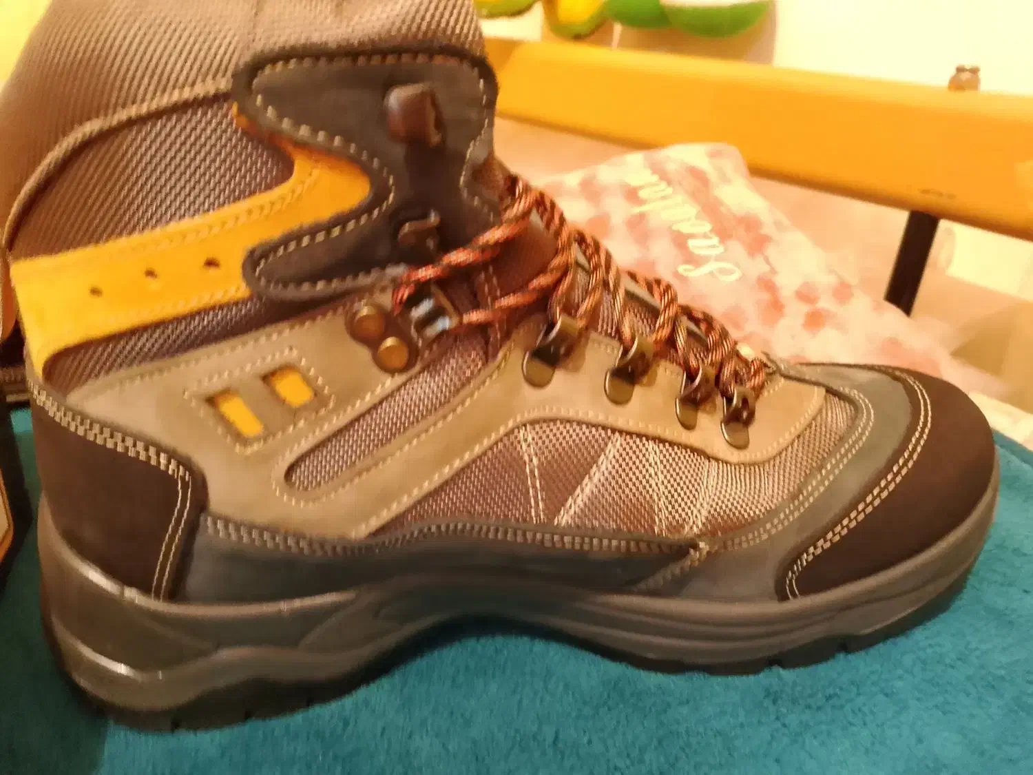 کفش کوهنوردی اصل دو جفت شماره 42و 43|کوهنوردی و کمپینگ|دهدشت, |دیوار