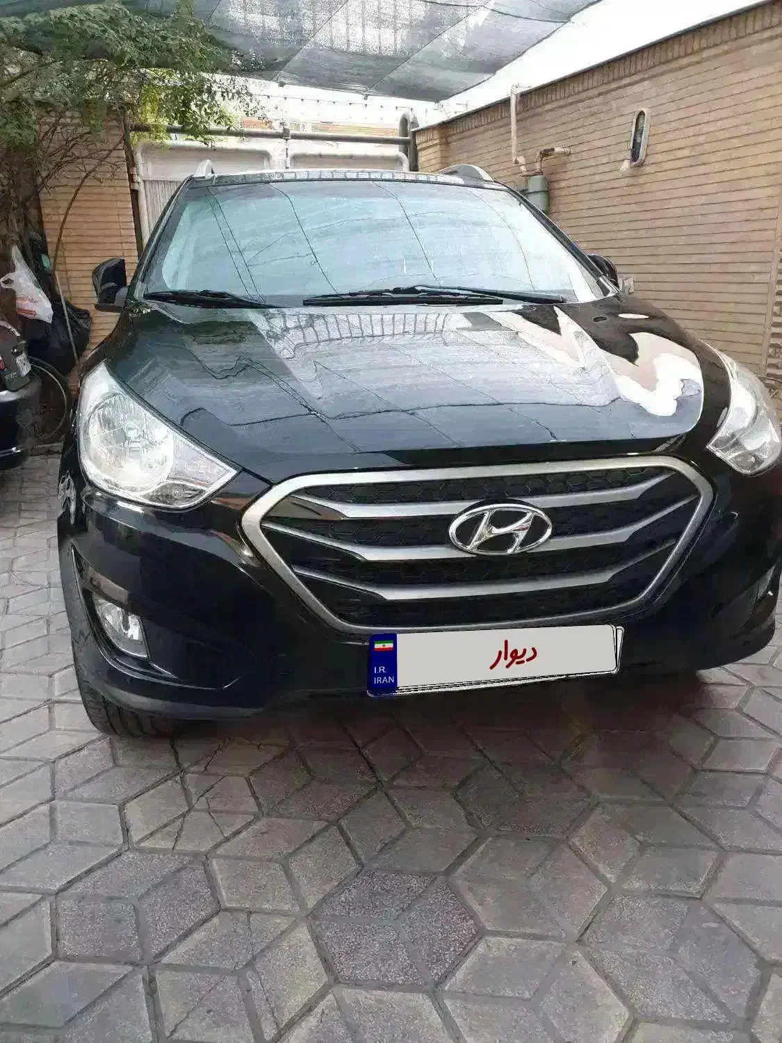 توسان بسیار سالم و تمیز ۲۰۱۳|خودرو سواری و وانت|شیراز, شهرک بهشتی|دیوار