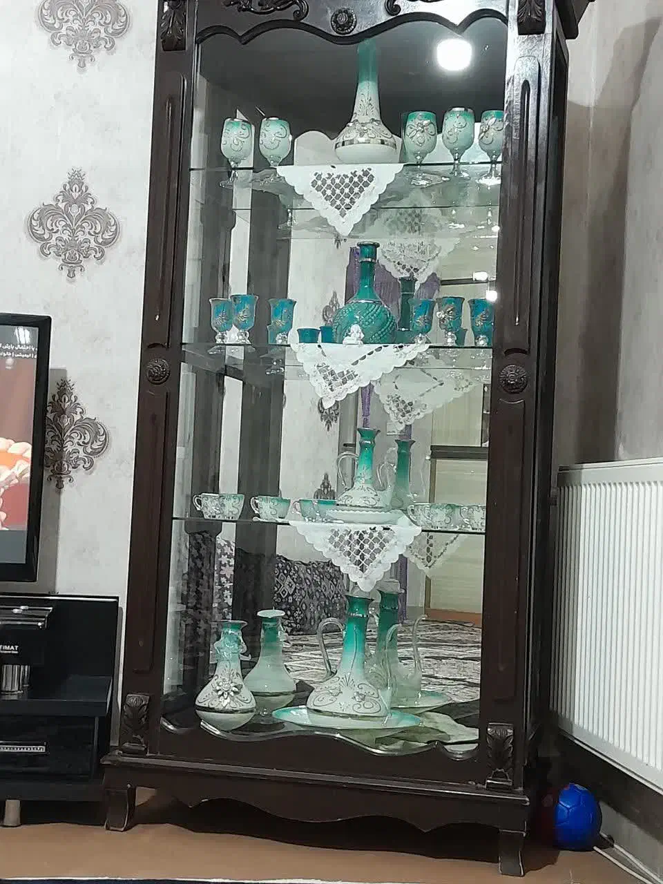 بوفه به همراه وسایل داخلیش|بوفه، ویترین، کنسول|هشتگرد, شهرک ریحانه|دیوار