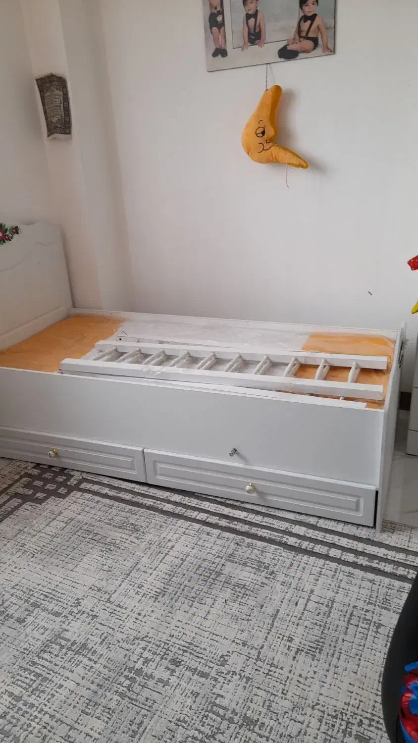 سرویس خواب دومنظوره ممبران|تخت و سرویس خواب|لاهیجان, انقلاب|دیوار