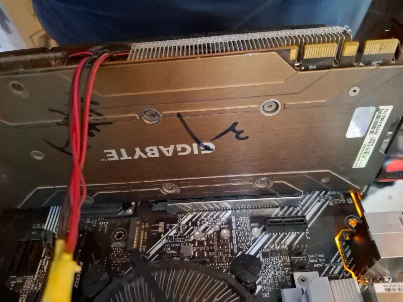 کارت گرافیک 1080 gigabyte سه فن مخصوص حرفه ای ها|قطعات و لوازم جانبی رایانه|تهران, سلسبیل شمالی|دیوار